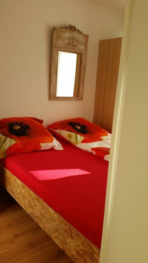 Zum Wohlfuehlen Ferienwohnung Fuer Max 5 Erwachsene Und 1 Kind, Schwimmbad Vor Der Tuer, Tiere Erlaubt Sierksdorf Exterior photo