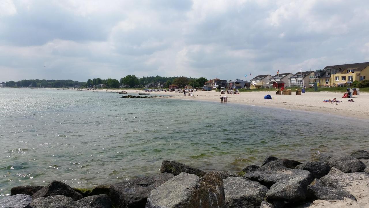 Zum Wohlfuehlen Ferienwohnung Fuer Max 5 Erwachsene Und 1 Kind, Schwimmbad Vor Der Tuer, Tiere Erlaubt Sierksdorf Exterior photo