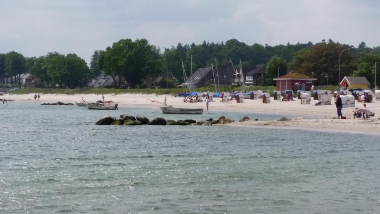 Zum Wohlfuehlen Ferienwohnung Fuer Max 5 Erwachsene Und 1 Kind, Schwimmbad Vor Der Tuer, Tiere Erlaubt Sierksdorf Exterior photo